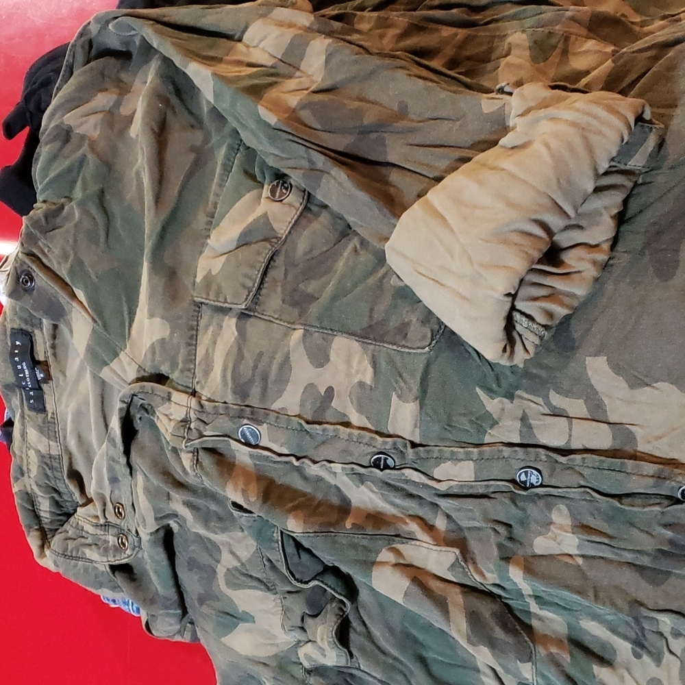 💝$8 or 4/$20!Sanctuary Clothing Camouflage Button Up Long Sleeve Size Small